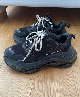 Balenciaga triple S velkost 36 sedia na 37 original