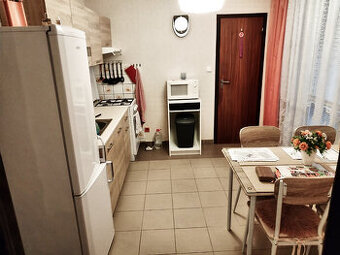 Priestranný 4-izbový slnečný byt v Senici