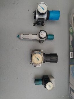 Regulátor tlaku vzduchu , odkalovač