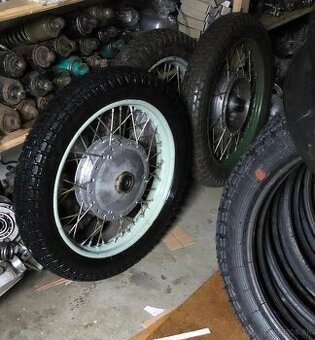 Kolo převodovka motor blatník diferenciál nádrž pneu