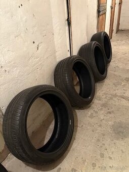 Predám letné pneu Pirelli Cinturato  235/40 R19 - 4ks