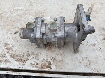 Dvoj okruhový hlavný brzdič pedálový Liaz