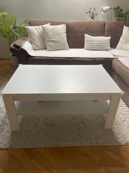 Biely konferenčný stôl