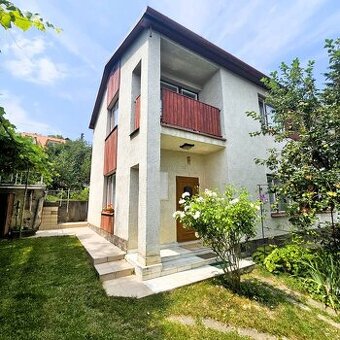 Predaj 6i RD , tichá lokalita, garáž, vínna pivnica, Červený