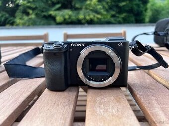 Sony Alpha A6400 čierny + E 18–135 mm f/3.5–5.6 II