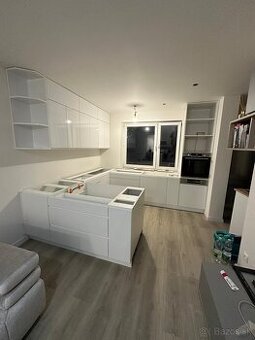 🏠 KUCHYNSKÉ LINKY & NÁBYTOK NA MIERU - KVALITA A PRECÍZNOSŤ