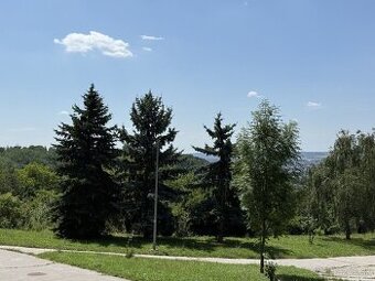 Na predaj 4 izbový byt na ulici Dvorkinova 90m2