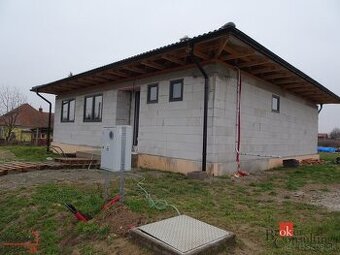 Na predaj 4 - izbový rodinný dom, Mojmírovce