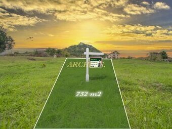 NA PREDAJ POZEMOK NA VÝSTAVBU RD 752M2,  KAPUŠANY