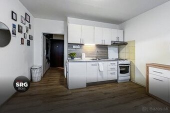 SRG | Priestranný byt s 2 balkónmi a špajzou | Nábrežná