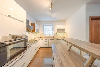 5 IZBOVÝ RODINNÝ DOM I DVOJGARÁŽ I BERNOLÁKOVO