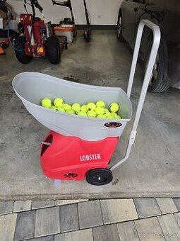 Nepoužívaný nahrávací tenisový stroj Lobster