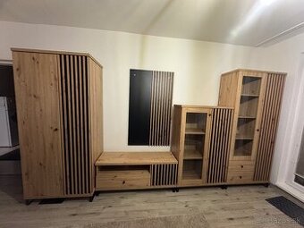Predáme novú obývaciu stenu s konferenčným stolíkom