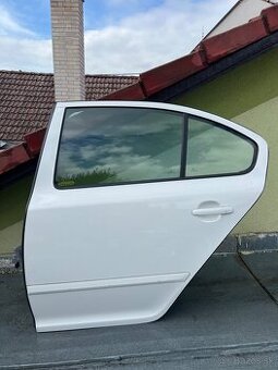 Octavia 2 zadne ľavé dvere