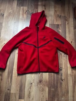 Nike tech fleece červená
