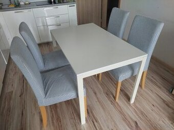 Jedálenský stôl a 4 stoličky Ikea