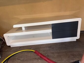 TV stolík