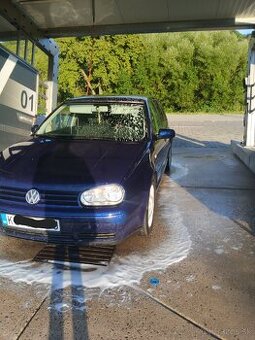 GOLF VI