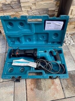Chvostová Píla Makita JR3050T