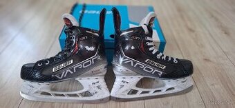 Hokejové korčule Bauer VAPOR X3.7