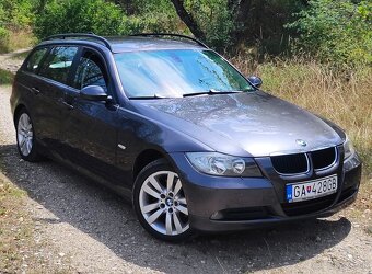BMW rad 3 Touring BMW 320 d Touring A/T, Bohatá výbava