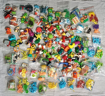 Balík kinder hračiek + motorky