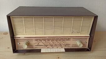 Staré retro bakelitové rádio Tesla Sputnik 320A