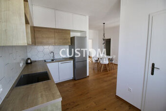 Štýlový veľký 3 - izbový byt po kompletnej rekonštrukcii v c