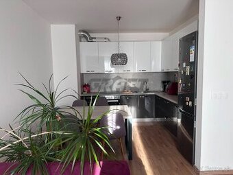 Na prenájom pekný 3-izb. byt v Novostavbe - Fialová ul. - Pe