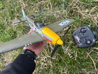 Predam rc lietadlo p51 400mm
