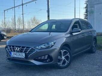 Hyundai I30 CW combi 1.5 DPi Family