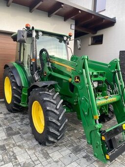 John Deere 5820