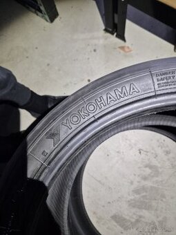 Yokohama A052 225/40 R18 semislick