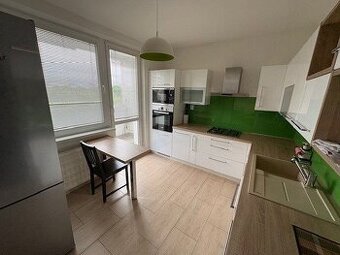 Na prenájom zariadený 3 izbový byt balkón Clementisa Trnava