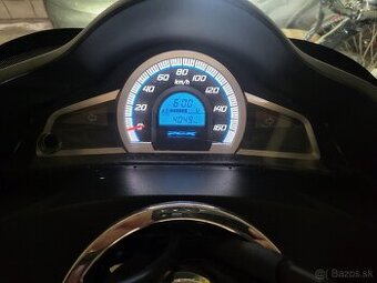 REZERVOVANÉ......Predám Hondu pcx 125