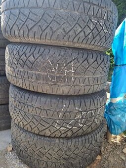 255/60R18 Michelin
