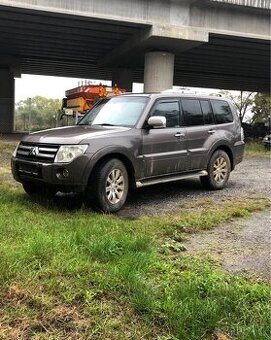 Mitsubishi pajero ND