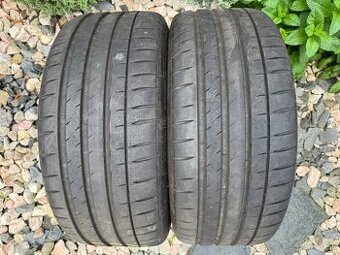 245/35 R20