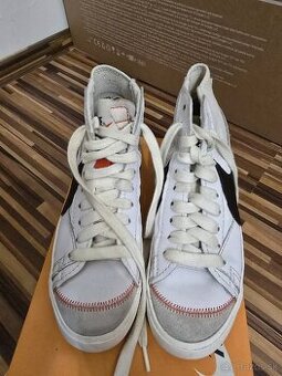 Nike tenisky