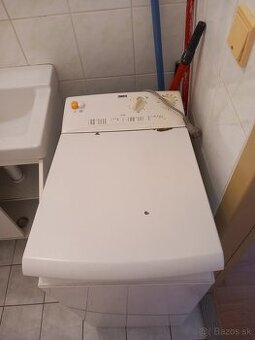 Predám pracku a chladnicku s mrazakom - 1