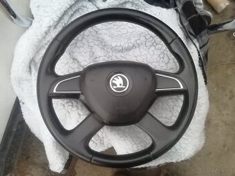Kožený volant z airbagom octavia 3