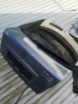 Octavia 1 sedan tour , slabo modrá