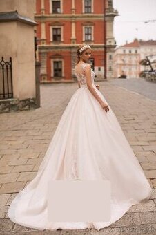 Nove, nikdy nenosene nadherne cipkovane svadobne saty v zlav