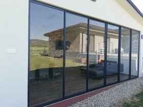 Zasklevanie balkonou, logií a teras-altankov.