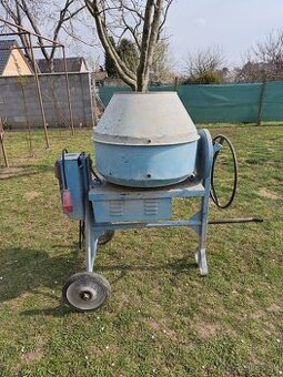 Továrenská miešačka