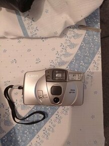 Starší funkčný fotoaparát značky Canon