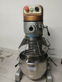 Univerzálny kuchynský robot - 1