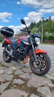 Suzuki GSR 600