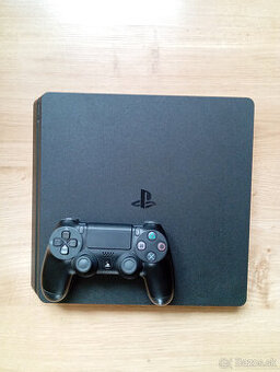 Predám PlayStation 4 Slim s ovladačom.