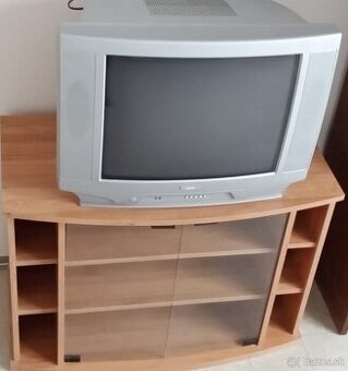 Predám Tv zn. OVP. + stolík